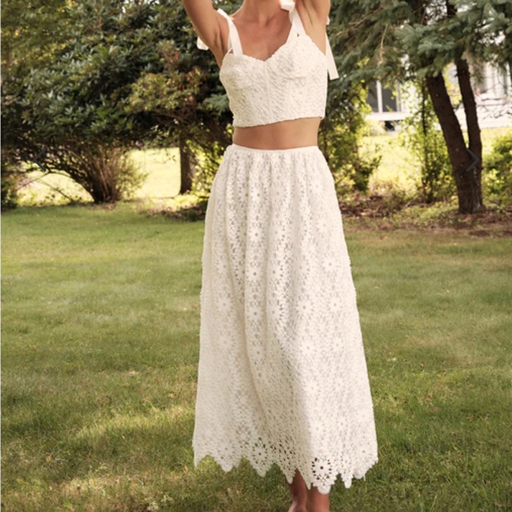 SAYLOR White Rella Set - Picture 2 of 8